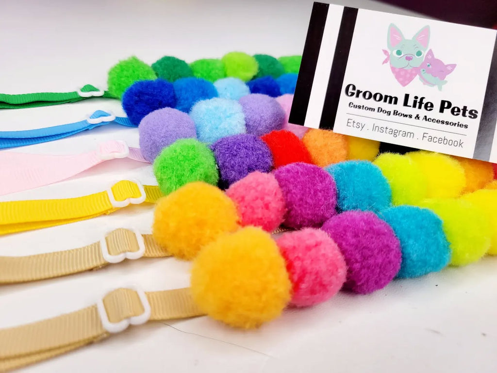 Pom Pom Collar