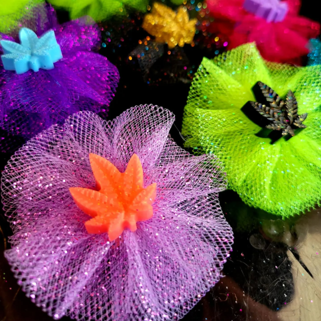 420 Canna Bows